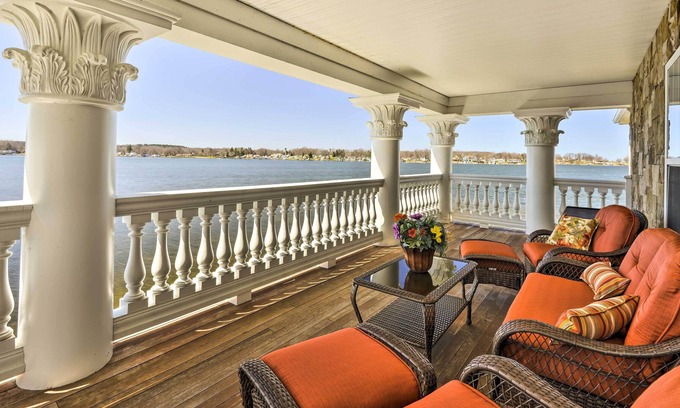 Wolcott Casa | Wolcott Villa en Port Bay con muelle privado y patio