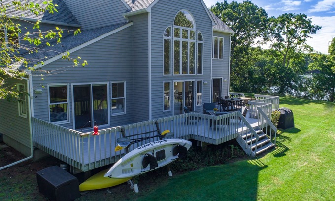 Southold Casa | Frente al mar en 1 acre, playa privada, a pie de la ciudad