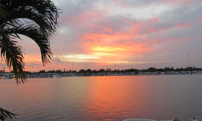 Pembroke Park Casa | Waterfront property in private park for seniors