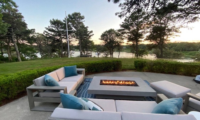North Chatham Casa | Waterfront Property with Private Access to Ryder's Cove and Short Walk Down Path to Sandy Association Beach
