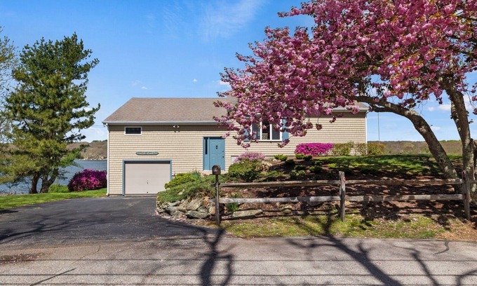 Saunderstown Casa | Propiedad frente al mar en Pettaquamscutt Cove en Narrow River