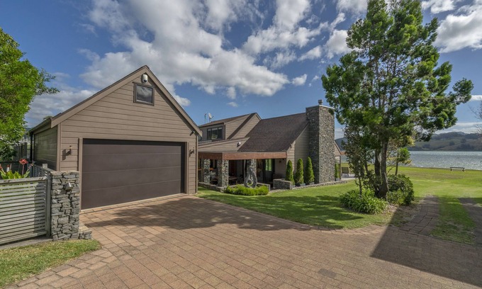 Pauanui Casa | Waterfront property - House plus guest house