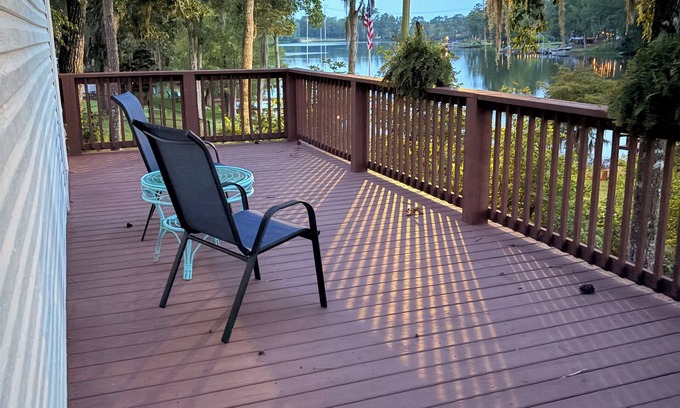 Manning Casa | Waterfront property on Lake Marion