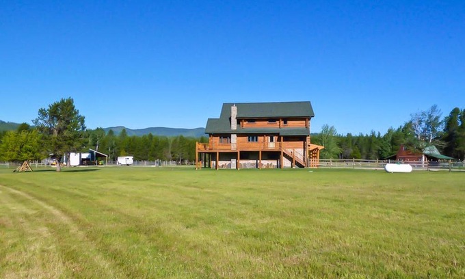 Sagle Casa | Waterfront Ranch on Pend Oreille