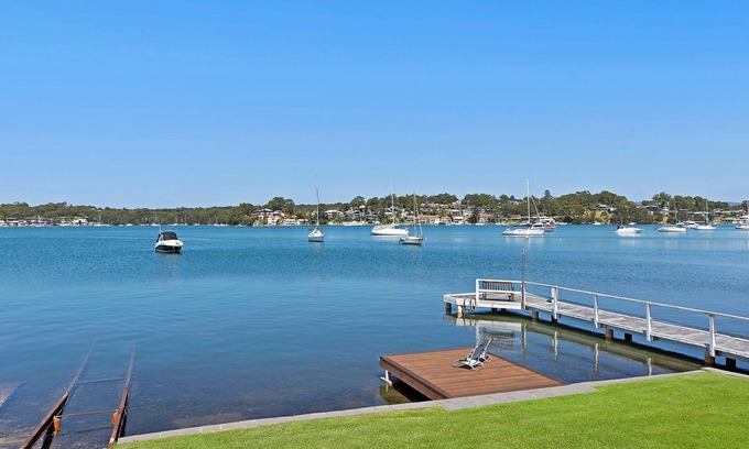 Fishing Point Casa | Waterfront Relaxation