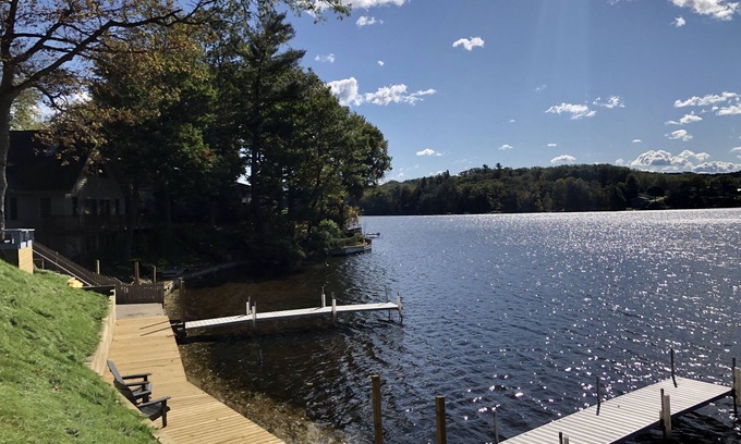 Newaygo Complejo | Waterfront Resort: Kayaks, Bikes, Docks, BBQ
