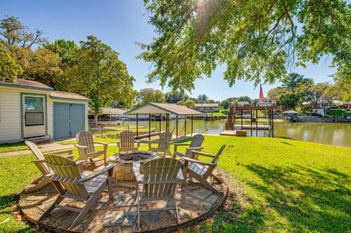 Gun Barrel City Casa | Waterfront Retreat with Hot Tub in Gun Barrel City!
