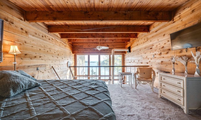 Camden Condominio | Waterfront Retreat for the whole family