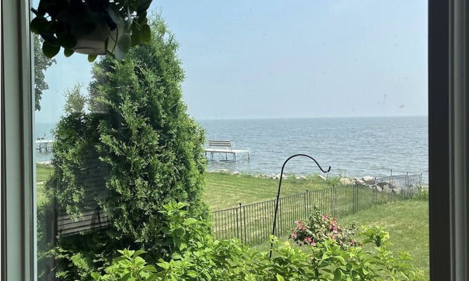 Neenah Casa | Waterfront Retreat on Lake Winnebago
