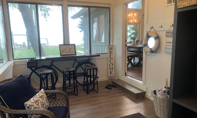 Saginaw Bay Casa | Waterfront retreat; open concept; remodeled; perfect for large families!