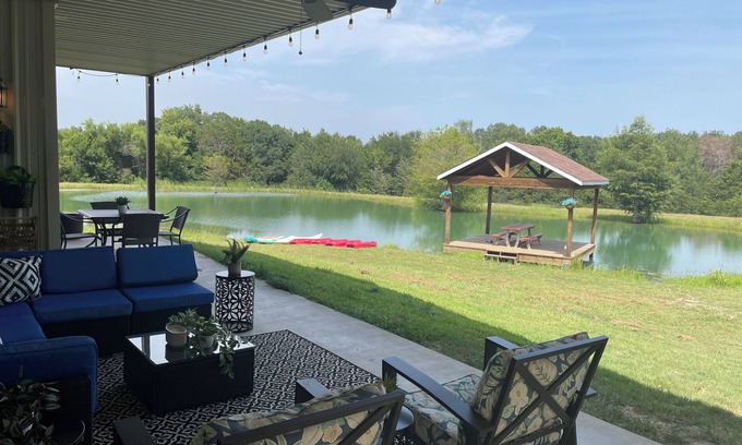 Greenville Casa | Waterfront Retreat -- plenty of privacy