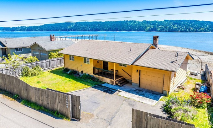 Hoodsport Casa | Waterfront Retreat, Relaxation, Fun in Hood Canal