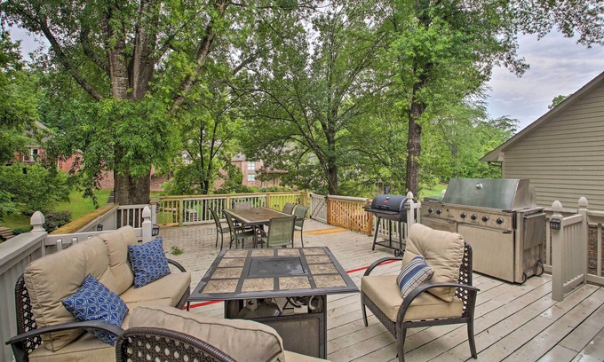 Lakeland Casa | Waterfront Retreat w/ Boat Dock in Hot Springs!