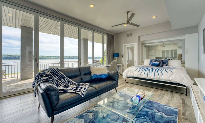 Ulster Park Apartamento | Waterfront retreat near Kingston, NY w/ stunning views, firepit & trails nearby!