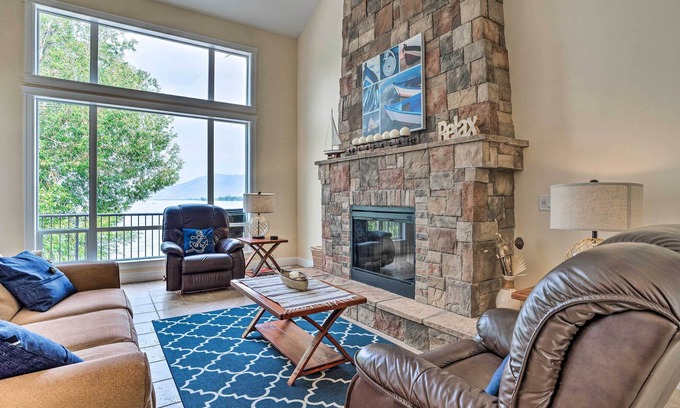 Oroville Casa | Waterfront Retreat w/ Resort Amenity Access