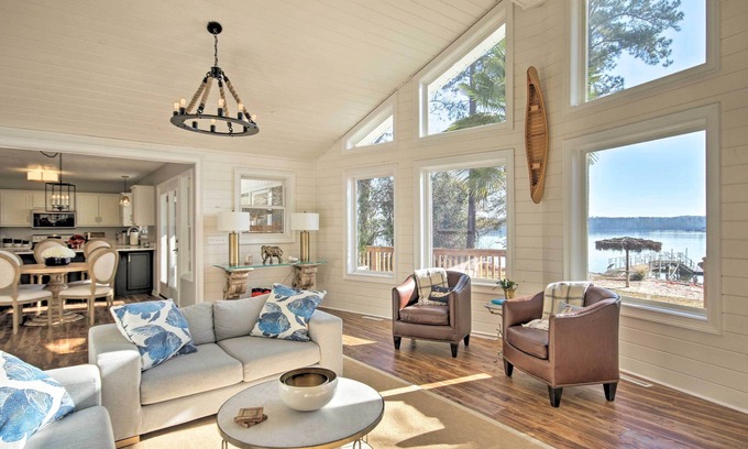 Leesville Casa | Waterfront Retreat w/ Dock & Deck on Lake Murray!