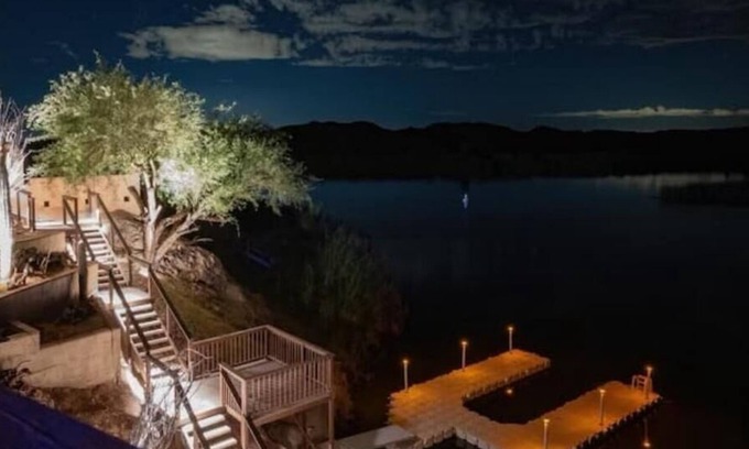 Yuma Casa | Waterfront River Retreat