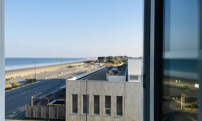 Donville-les-Bains Apartamento | ~ Frente al mar ~ vista al mar ~ acceso directo a la playa / spa a 20m ~ @