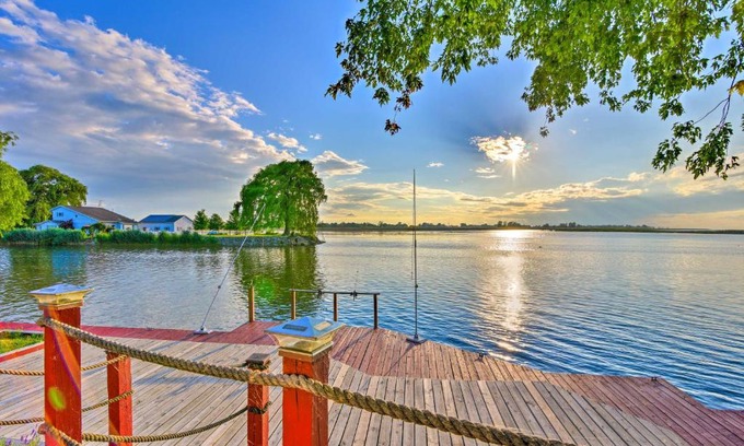Gilford Casa | Waterfront Saginaw Bay Retreat with Grill and Yard!
