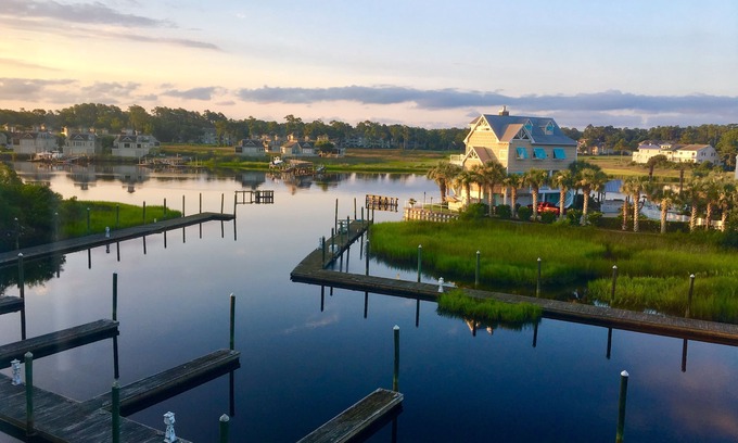 Little River Condominio | Frente al Esplendor / Snowbirds Bienvenido / 2B / 2B Condo / Quiet campo de golf Comm.