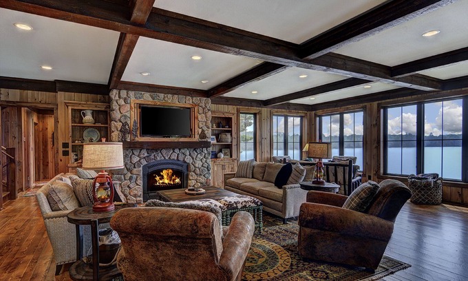 Star Lake Cabina | Waterfront Star Lake Cabin, Boat Dock On-Site