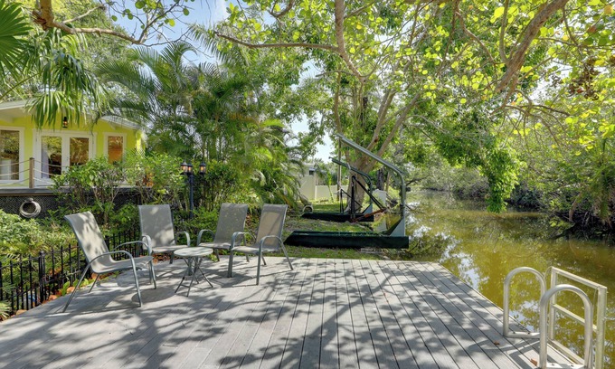 Bradenton Apartamento | Waterfront Studio < 1 Mi to Downtown Bradenton!