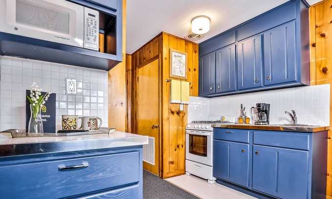 Presque Isle Casa | Waterfront suite on South Turtle Lake with communal dock, rowboats & firepit