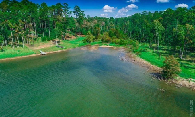 Brookeland Casa | Waterfront @ Tiger Creek Retreat Sleeps 16