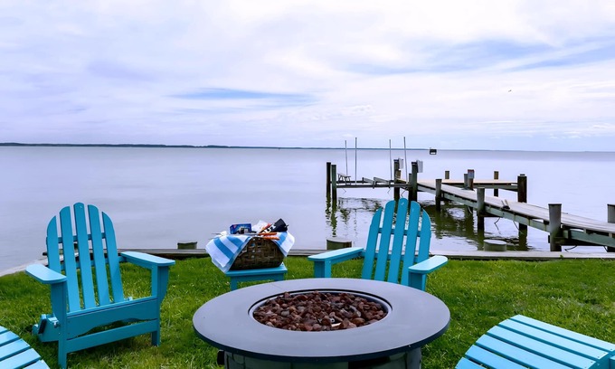 Tilghman Casa | Waterfront Tilghman Retreat with Dock, Fire Pit & Sunsets