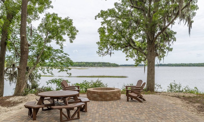 Seabrook Casa | Waterfront Tiny Home 1bedroom