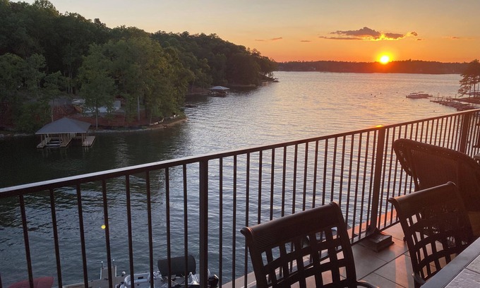 Dadeville Condominio | Waterfront Top Corner Unit,Amazing Sunset Views,Pool&Slide,Marina,Golf, 3 bedrms