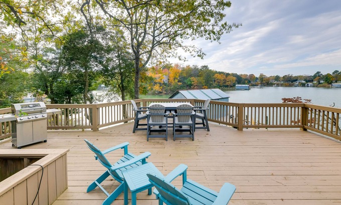 Topping Casa | Waterfront Topping Vacation Home w/ Boat Dock!