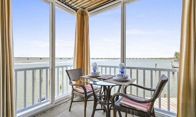 Chincoteague Condominio | Waterfront on Marsh Island!