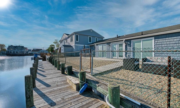Mystic Island Casa | Waterfront Vacation Rental in Mystic Island
