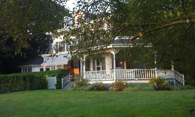 Shelter Island Heights Casa | Waterfront Victorian farmhouse with heated pool and deepwater dock