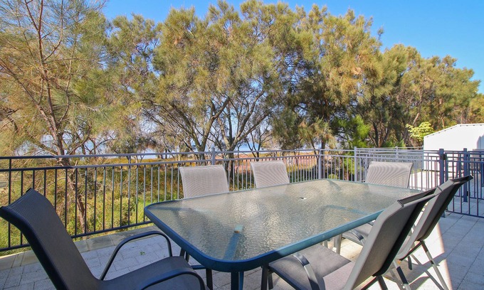 Falcon Apartamento | Frente al mar - vista desde su patio!