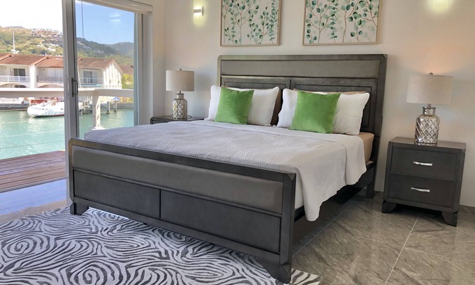 Jolly Harbour Chalet De Esquí | Waterfront Villa 230A, South Finger