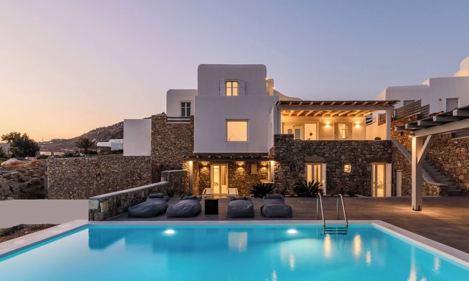 Kalafatis Villa | Waterfront Villa Angelika Pink Pelikan