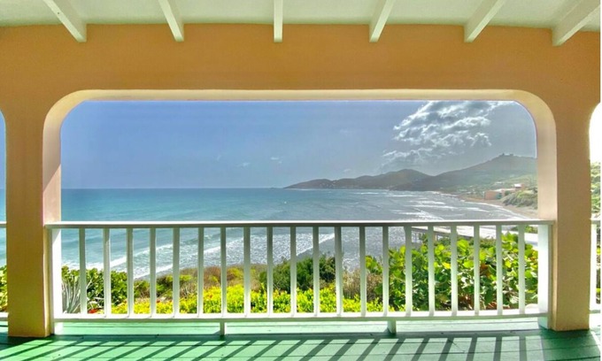 Grapetree Casa | WATERFRONT Villa which offers truly Breathtaking Views & a sense of Tranquility