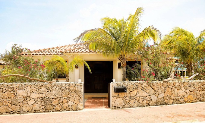 Kralendijk Villa | Waterfront Villa con piscina en Península