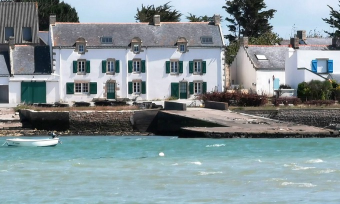 Carnac Casa | Waterfront Villas sleeps 14 in two homes In Southern Brittany