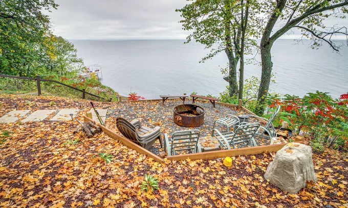 South Harbor Cabina | Waterfront Wahkon Cabin w/ Gas Grill & Fire Pit!