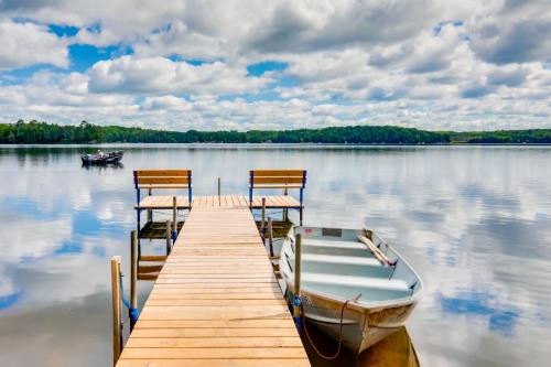 Harshaw Casa | Waterfront Wisconsin Cabin Private Dock, Grill