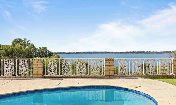 Dawesville Casa | Waterfront Wonder in Dawesville