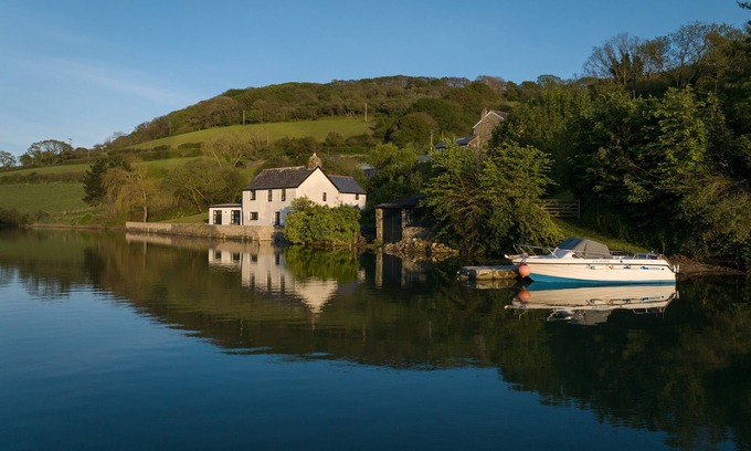 Salcombe Cabaña | Waterhead Cottage - a cottage that sleeps 10 guests in 5 bedrooms