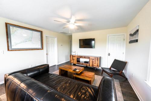 Waves Apartamento | Watermen's Cabana 1C - 3-Bed, 2-Bath Apartment - Walk To BEACH Access & PET Friendly!