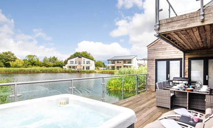 South Cerney Casa | Waters Edge 04, Waterside Lodge (P)