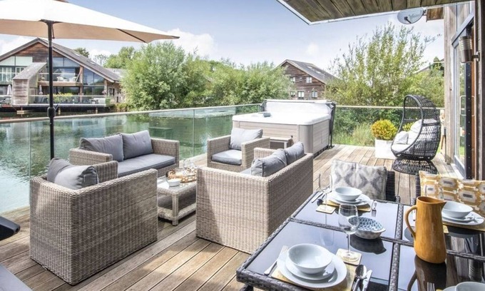 South Cerney Casa | Waters Edge 15, Kingsholm (P)