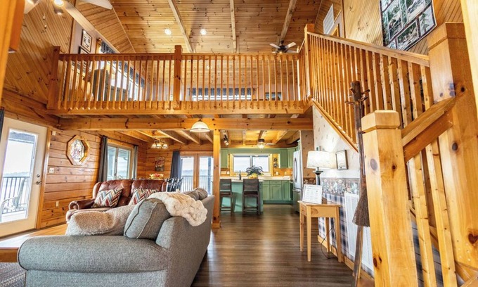 Dandridge Cabina | Waters Edge