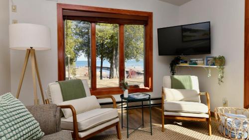 Ellison Bay Casa | Waters End Cottage by Simple Life Rentals